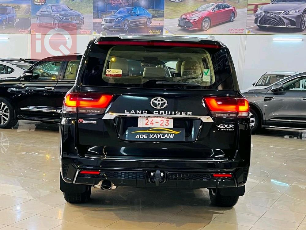 Toyota Land Cruiser